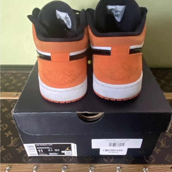 Size 11 - Jordan 1 Low Shattered Backboard 2019 - Picture 11 of 13